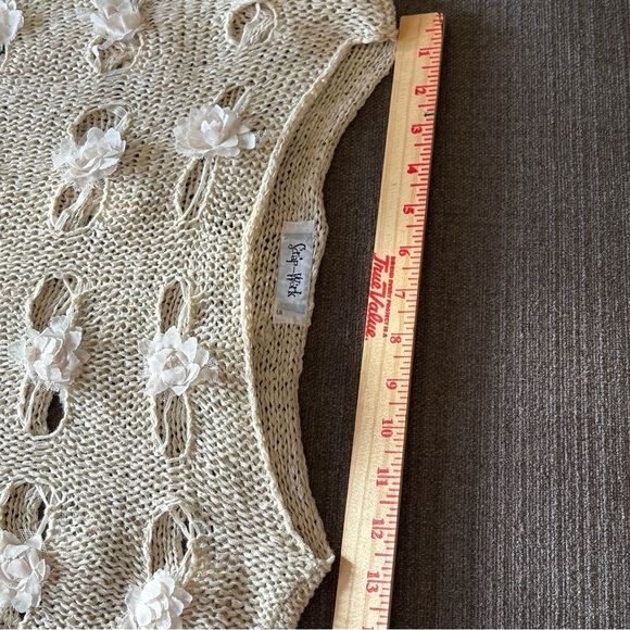 Scrap Work sz S Whimsical Cream Open Knit Dainty Ivory Flowers 3/4 Bell Sleeves - Picture 9 of 11